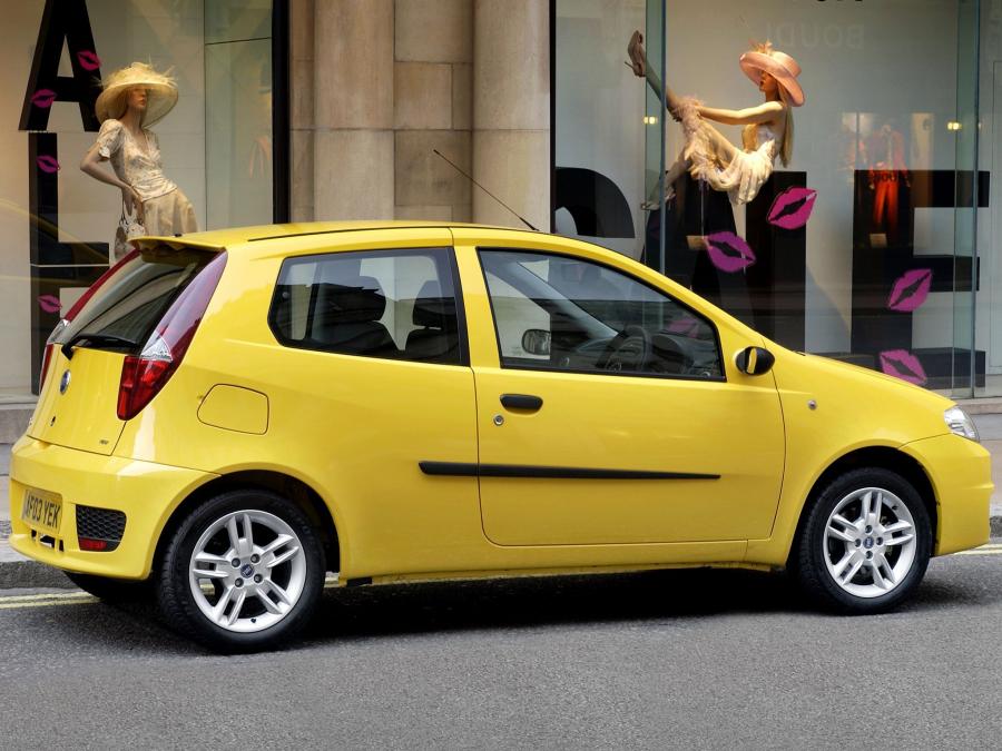  Fiat Punto Sporting 2003 года  (UK) (фото 6 из 8)